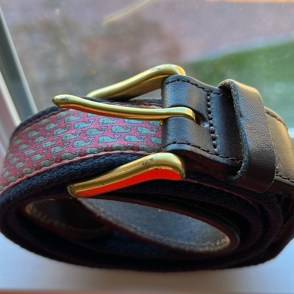 Men’s vineyard vines pink whale belt size 34